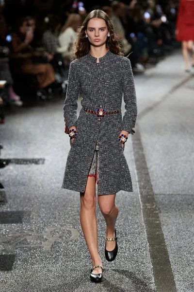 Look 1